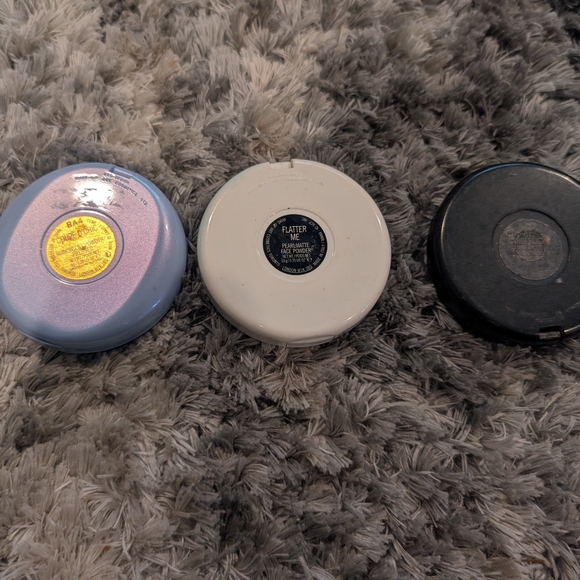 MAC Cosmetics Bronzing Powder Collection - Picture 2 of 11